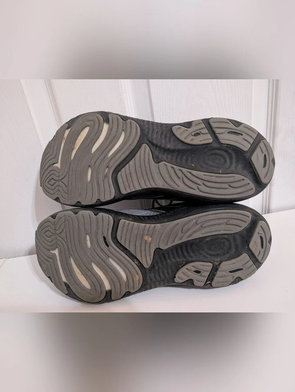 Brooks Glycerin GTS 22 Mens Gray Sneakers Running Shoes Size 13